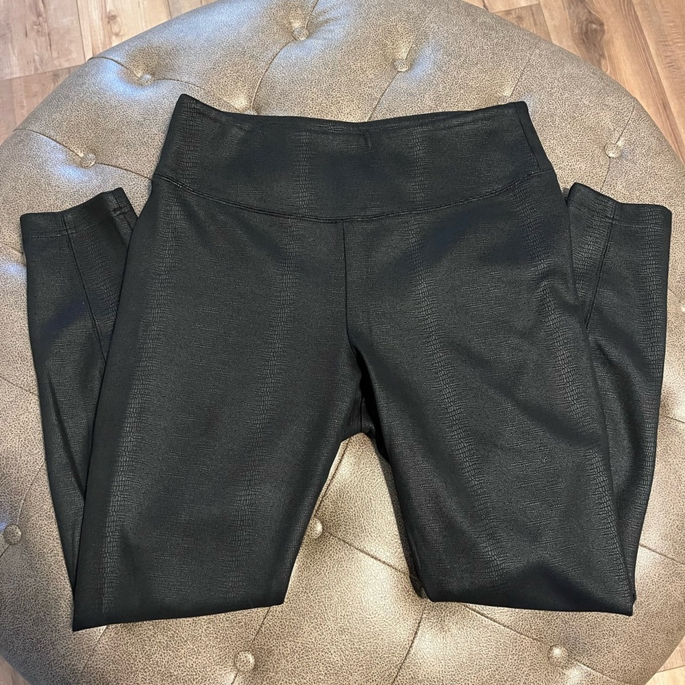 White House Black Market Runway Leggings